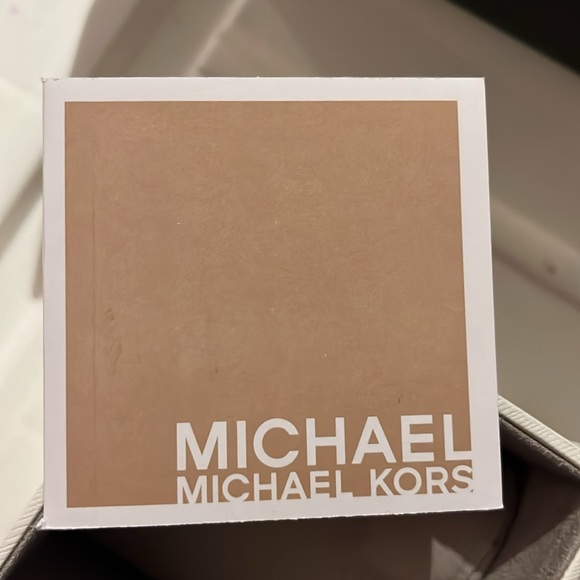 Michael Kors Watch box empty with watch pad & book - Picture 3 of 7